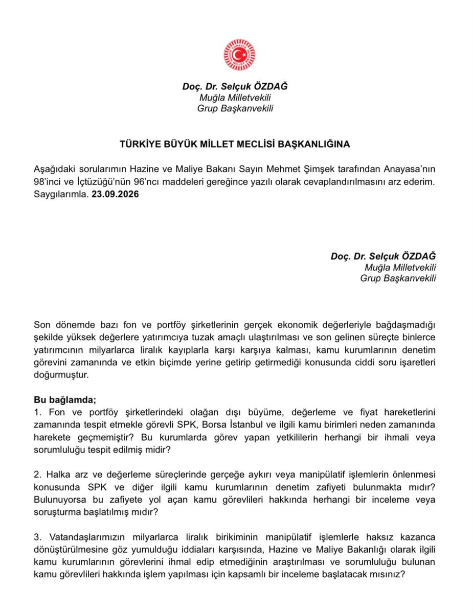 mervsismn's tweet photo. Yeni Yol Grup Başkanvekili Selçuk Özdağ, fonların borsa üzerinden bir dolandırıcılık mekanizmasına dönüşmesine neden olan süreçte kamu kurum ve kuruluşlarının neden zamanında müdahale etmediği, 

olası ihmallerin bulunup bulunmadığı ve sorumluluğu bulunan kurum yöneticileri hakkında herhangi bir soruşturma başlatılıp başlatılmayacağı hususlarının açıklığa kavuşturulması amacıyla,

Cumhurbaşkanı Yardımcısı Sayın Cevdet Yılmaz ve Hazine ve Maliye Bakanı Sayın Mehmet Şimşek tarafından yanıtlanması istemiyle iki ayrı soru önergesini TBMM Başkanlığına sunmuş