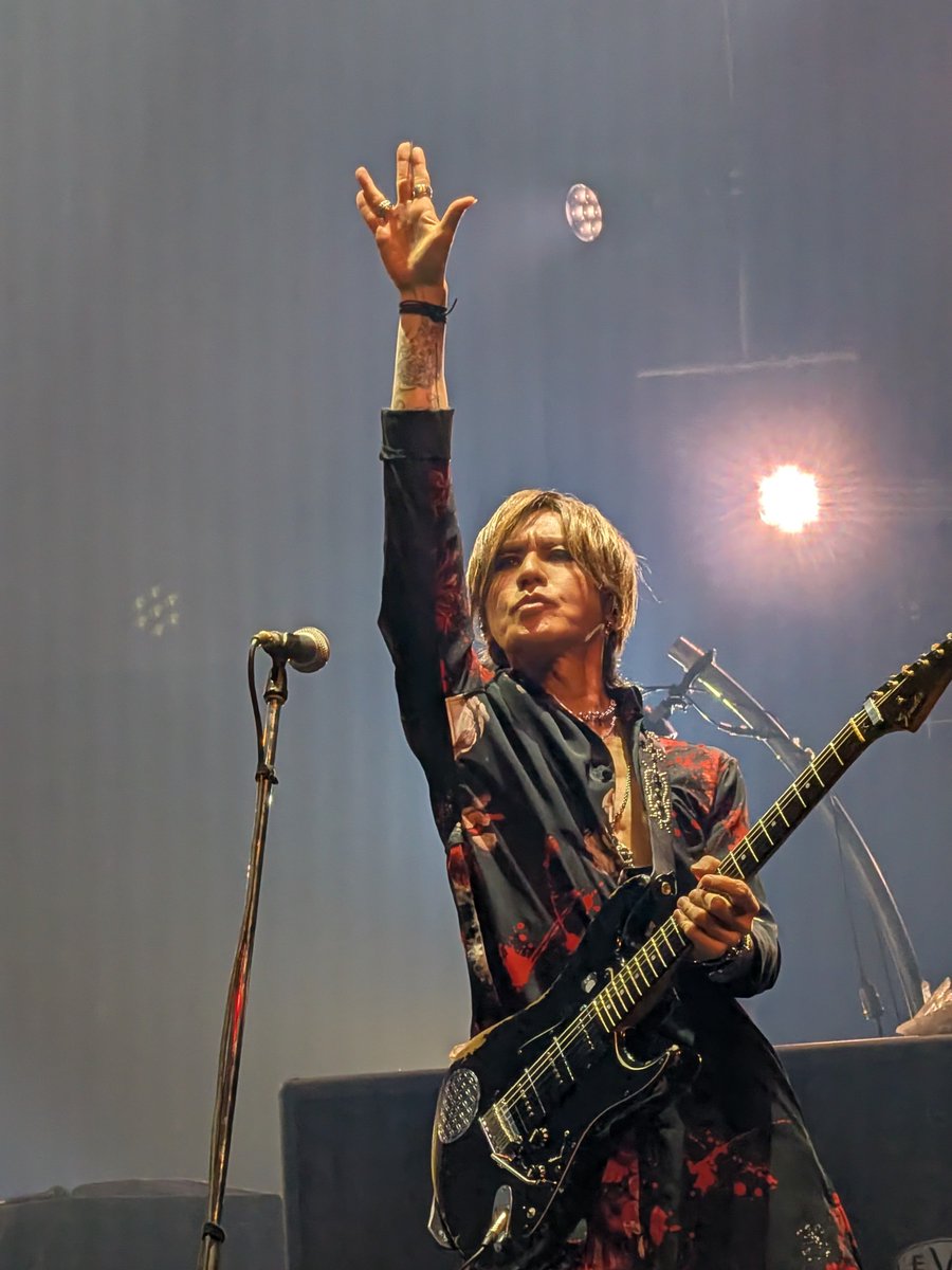 ls_x_bt's tweet photo. SUGIZO③
2026.09.23福岡
#LUNAPIC https://t.co/g676xESsAc
