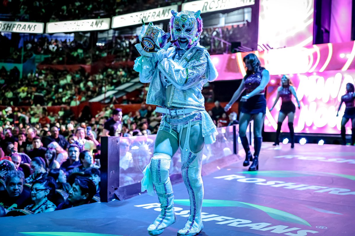 StarLight_Kid11's tweet photo. 93 Aniversario del CMLL🇲🇽✨

飛んで飛んで飛びまくる🐯🪽

スペシャルマスクもいいでしょっ🤩

(C)CMLL / Alexis Salazar 

#SLK
#STARDOM
#CMLL https://t.co/9oMssfJFa1