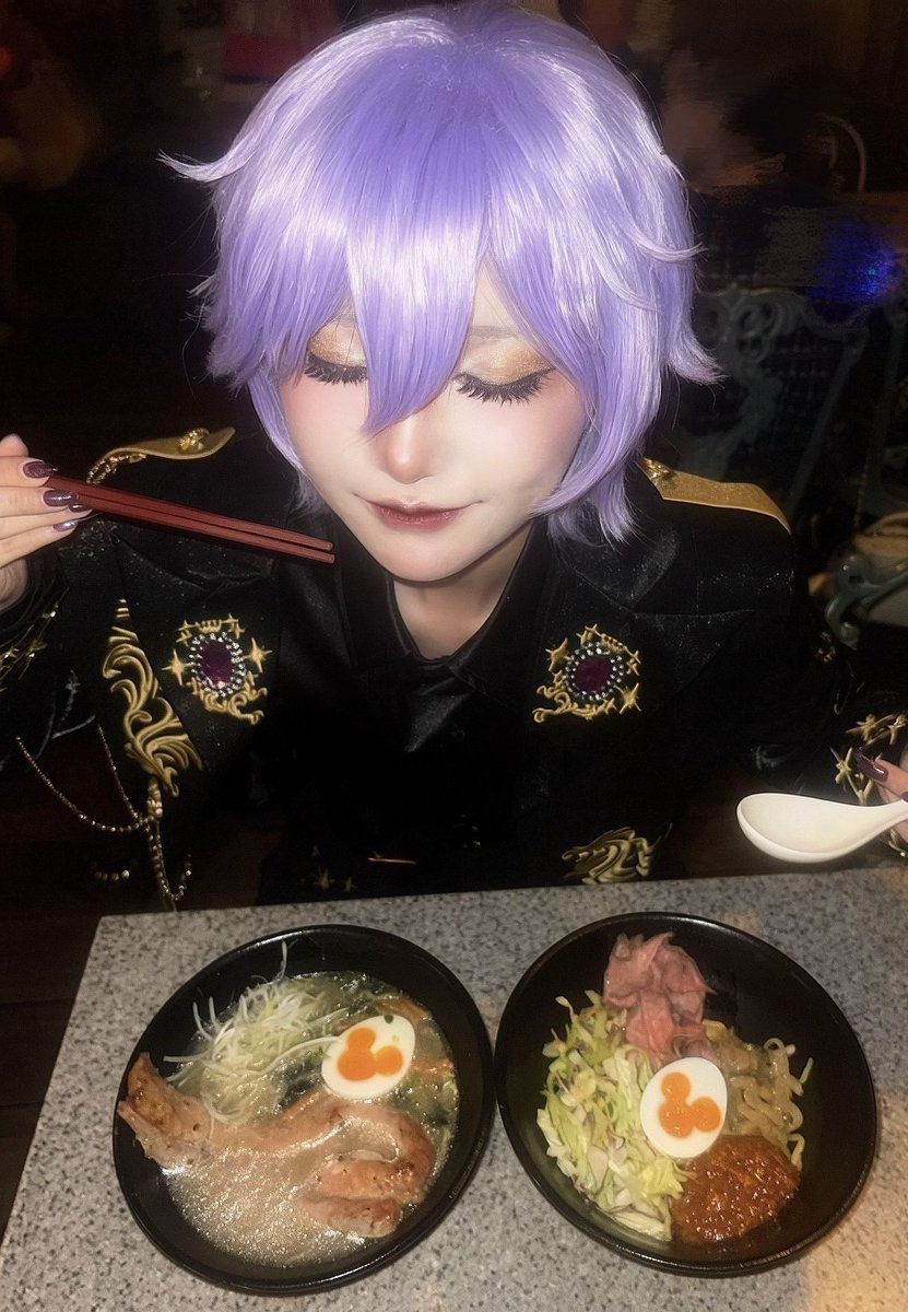 maple_nek0's tweet photo. メチャ・タベル・フェルミエ➰🍽️

キャストさんにヴィル様にバレないようにして下さいね〜💦って言われたჱ̒ ⌯ ·̫ ⌯ᐡ

#Dハロ仮装2026  #Dハロツイステ https://t.co/UJmFRdX3Su