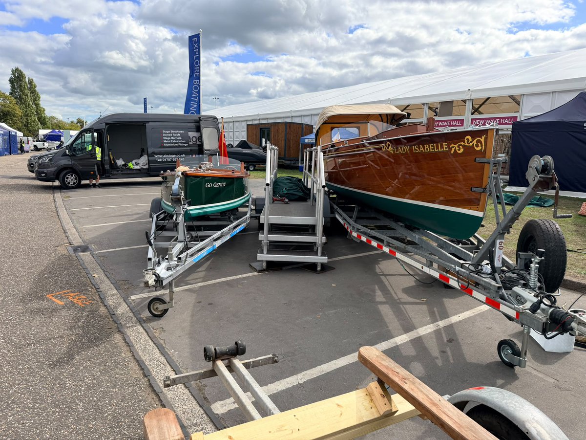AlistageLtd's tweet photo. A little stage with a big purpose ⛵️⚓️

We built this walkway for our customer at the Southampton Boat Show, creating the perfect platform to showcase their beautiful boat 🤩 

#alistageltd #proudlymadeingreatbritian #southamptonboatshow #aluminium #stagehire https://t.co/sq1c0csEzA