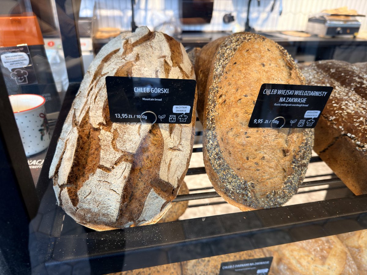 UnknwnObsrv's tweet photo. @business This is from Warsaw. 
1kg of good sourbread in the city centre costs  ca 5-7 USD :) https://t.co/GoSrVS3ino