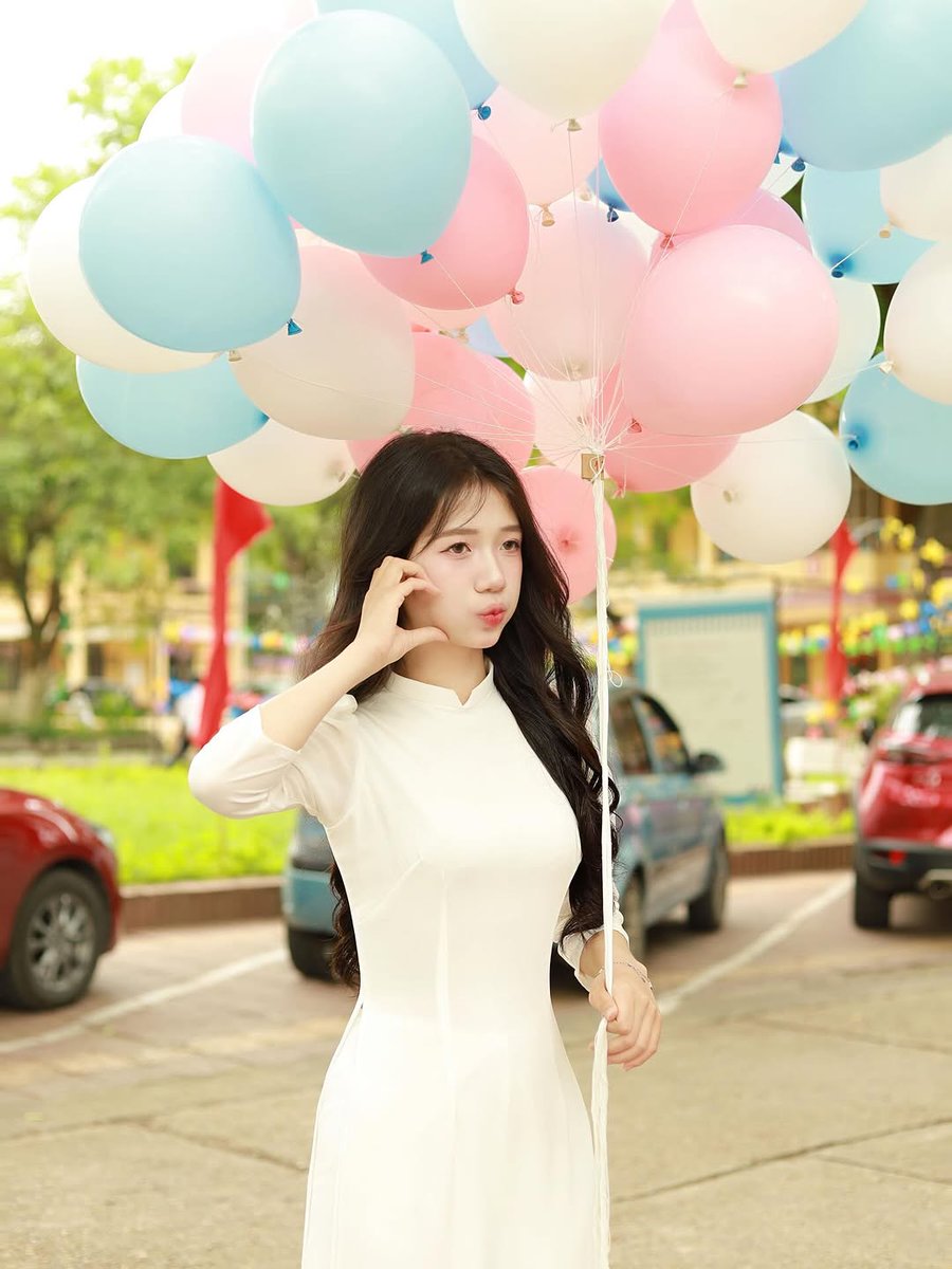 RADIOVIDENTE's tweet photo. Tạm biệt một phiên bản cũ của mình.. 🍀  _26.05.2025_ https://t.co/xRpx2EEmZ3