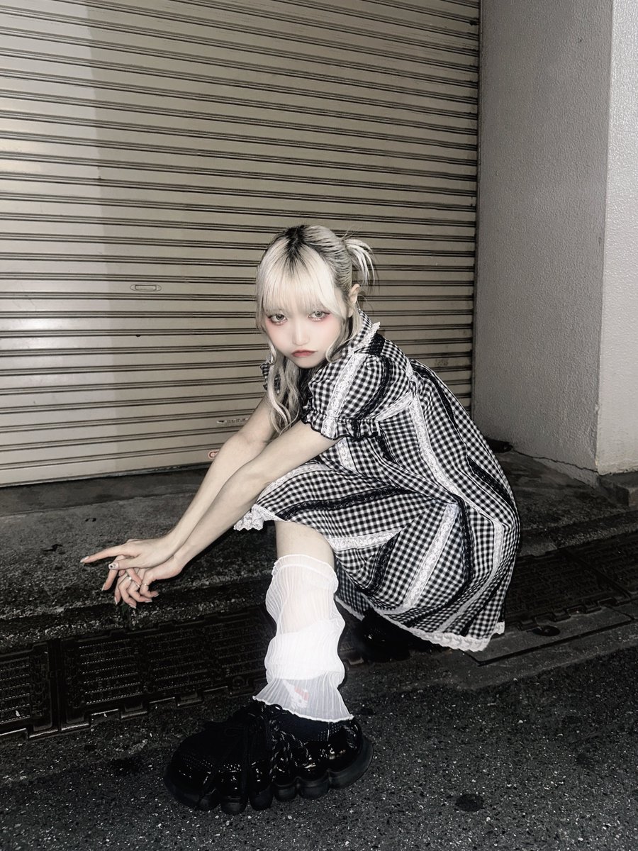 _0ichi0's tweet photo. 靴下キティちゃんなんだね https://t.co/eMCDwfn9x3