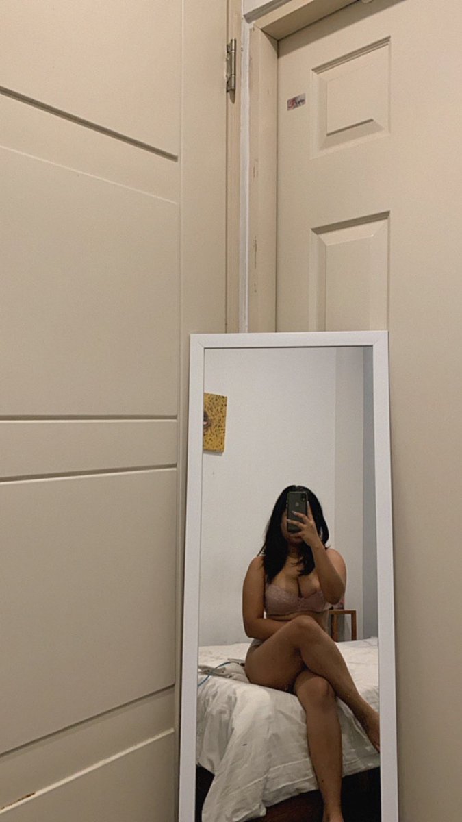 mutiaamariel's tweet photo. my face         vs          my body https://t.co/bGVcYvmiiS