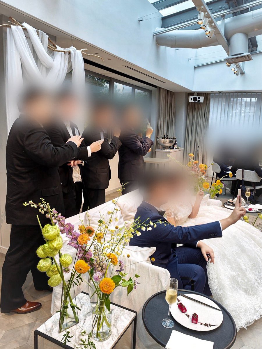 Dtime_saumin's tweet photo. 台風直撃でしたが、無事に結婚式を終えることができました

Dtimeからもsauminオフからも来てもらえて、私は幸せ者です

これからも夫婦で好きなことを楽しくやっていければと思いますので、よろしくお願いいたします https://t.co/wgsaWgXA3Y