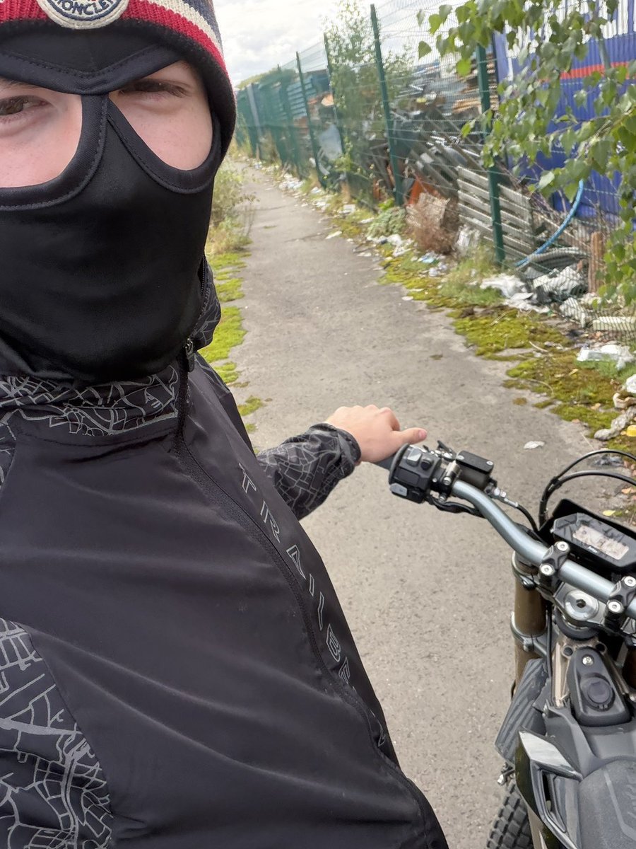 AlphaT077's tweet photo. Blacked out ready for you losers 🥵
How would u approach? https://t.co/KYXmSydGzb