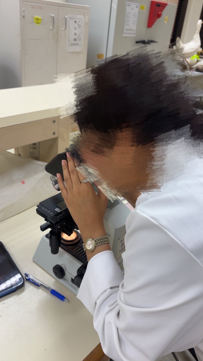 svliln's tweet photo. Lap bio 🧫
توقعو ايش الخلايا الي مصورتها؟ https://t.co/4in0Keo8mr