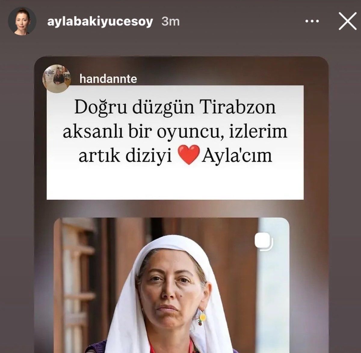 aylayazamior's tweet photo. bu ne simdi ne kadar gereksiz hareketler ya insanlar ağız icin o kadar calıstılar bir senedir emek veriyolar insan övgüyü takdiri başkalarını yererek karşılamamalı diye dusunuyorum saygısızca buldum açıkçası daha bismillah sizi izlemedk bile https://t.co/W8VeWwPgrq