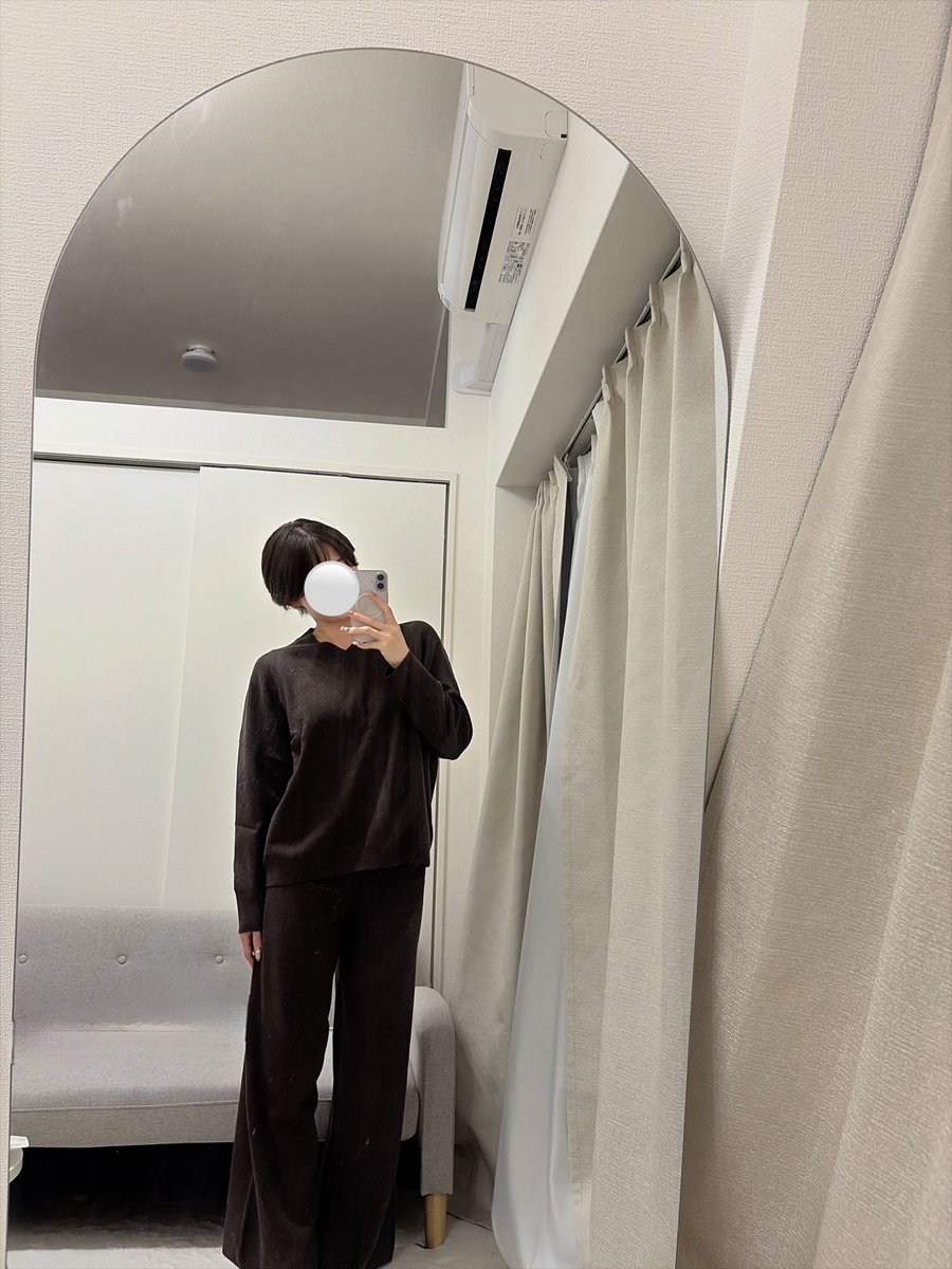 hukurupon's tweet photo. ユニクロのバズってたのみて買いに行ったけど楽ちんだしヒール履いても綺麗めになって可愛い。グレーも買った🤍 https://t.co/4haLxX3L9x