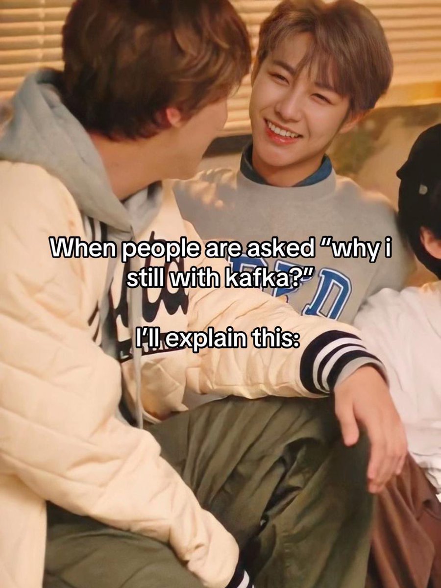 adorenhyucks's tweet photo. kafka is that type of boyfriend 

dongren hyuckren few tweets au https://t.co/LpPI6fsTF2