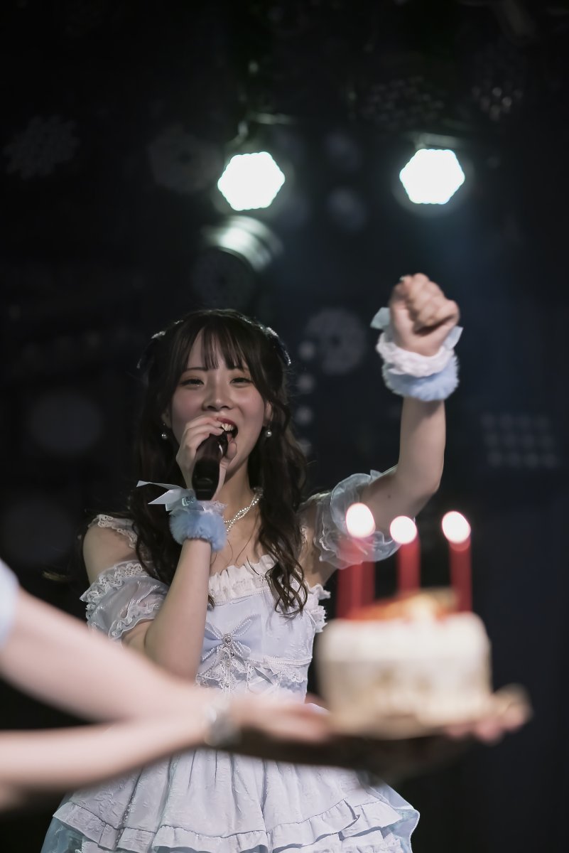 DJ1typeR's tweet photo. Rays-Me! さん ① - 2
2026/09/12『桜井咲莉生誕公演』
at：池袋RED-Zone ANERIS

空調でローソクが一部消えるアクシデント
それでもケーキ🎂を前にしたら笑顔全開😄

#RaysMe https://t.co/0ZDd9HvZzF