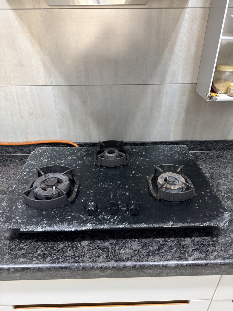 chitravora's tweet photo. @FaberIndia my gas stove top has cracked and broken while using it. Despite multiple complaints, a replacement has not been given. This is causing daily hazard, injury and inconvenience. Extremely disappointed with FABER! Need immediate resolution #BanFaber https://t.co/G5sEq40N4n