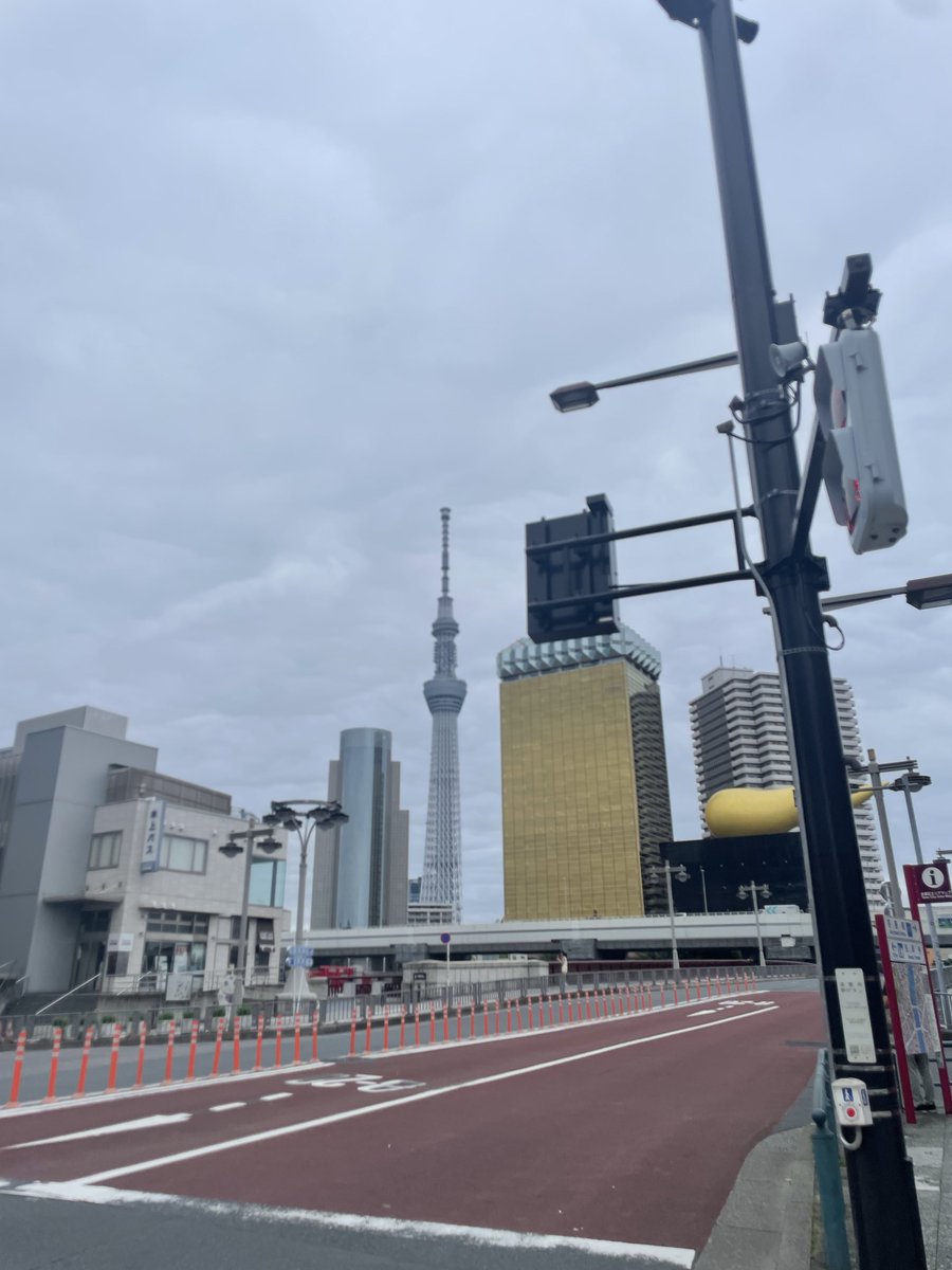 eightouking's tweet photo. 台風に振り回された連休のラストは浅草へ。
連休中ずっとビール飲んでたからかイマイチ美味く思えなかったな。お腹いっ���い飲んだけども。
そして夜の浅草寺もなかなか味がある。
さて明日からまた仕事人に戻らないとな。
またいつかの漢旅に向けて頑張るかね。 https://t.co/l73zXaERPj