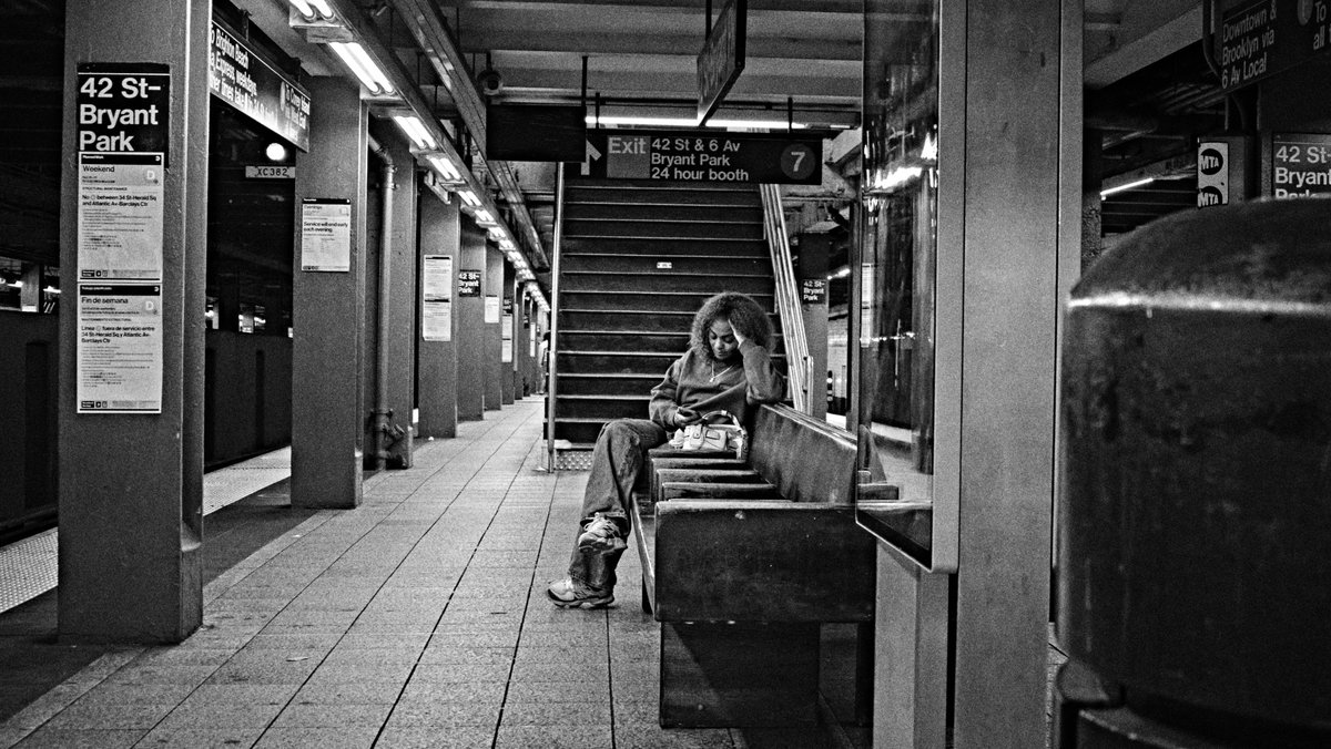 NYCPhotomaker's tweet photo. #studyofthestreet #sidewalksandsubways https://t.co/CCrkwDF12J