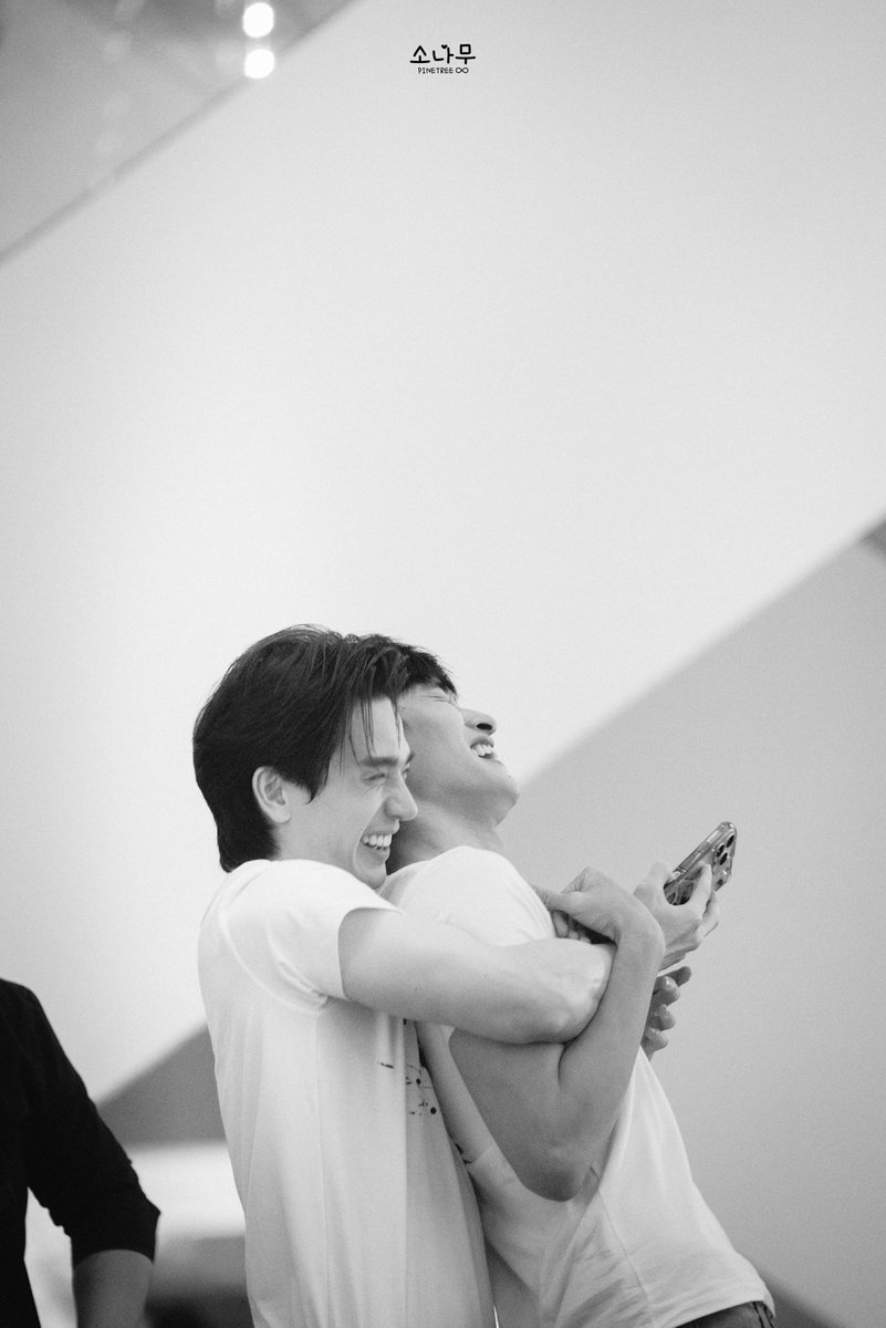 pPinetree8's tweet photo. มีคนเติมพี่ตงเติมพิกัด 🙃🙃

NOUR X MINI MEET DAY
#NourTheSeriesEp7
་۪ #BossTong #Bossirr #tongtong ﾉ* https://t.co/zfMpIG7lnH