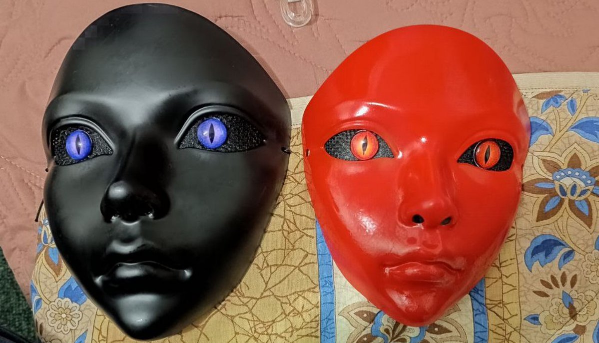 KrINS13's tweet photo. New masks for new looks. There are special plans for the red mask in the future.😉😎
#mask #着ぐるみ #cosplay #kigurumi #コスプレ #KigCosplay #kig https://t.co/YazXY5KSy5