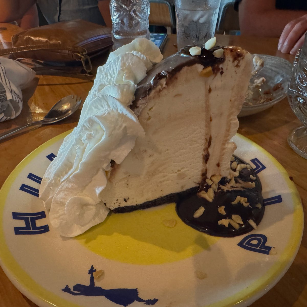 RavenBalotnad's tweet photo. A fun, delicious dinner with friends and colleagues last night at Duke’s La Jolla in La Jolla, California, near San Diego. The coconut shrimp and ahi tuna steak were delicious, but the incredible Hula Pie stole the show. The drinks and La Jolla https://t.co/jZp7fZDB6v