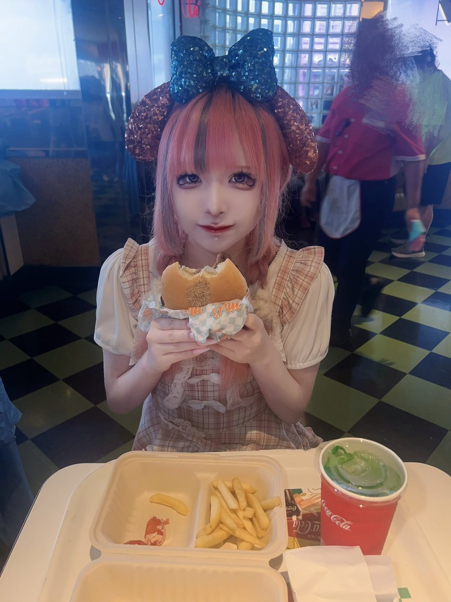 idol___mero's tweet photo. いただきまーちゅ♡ https://t.co/b8yTz4IKpQ