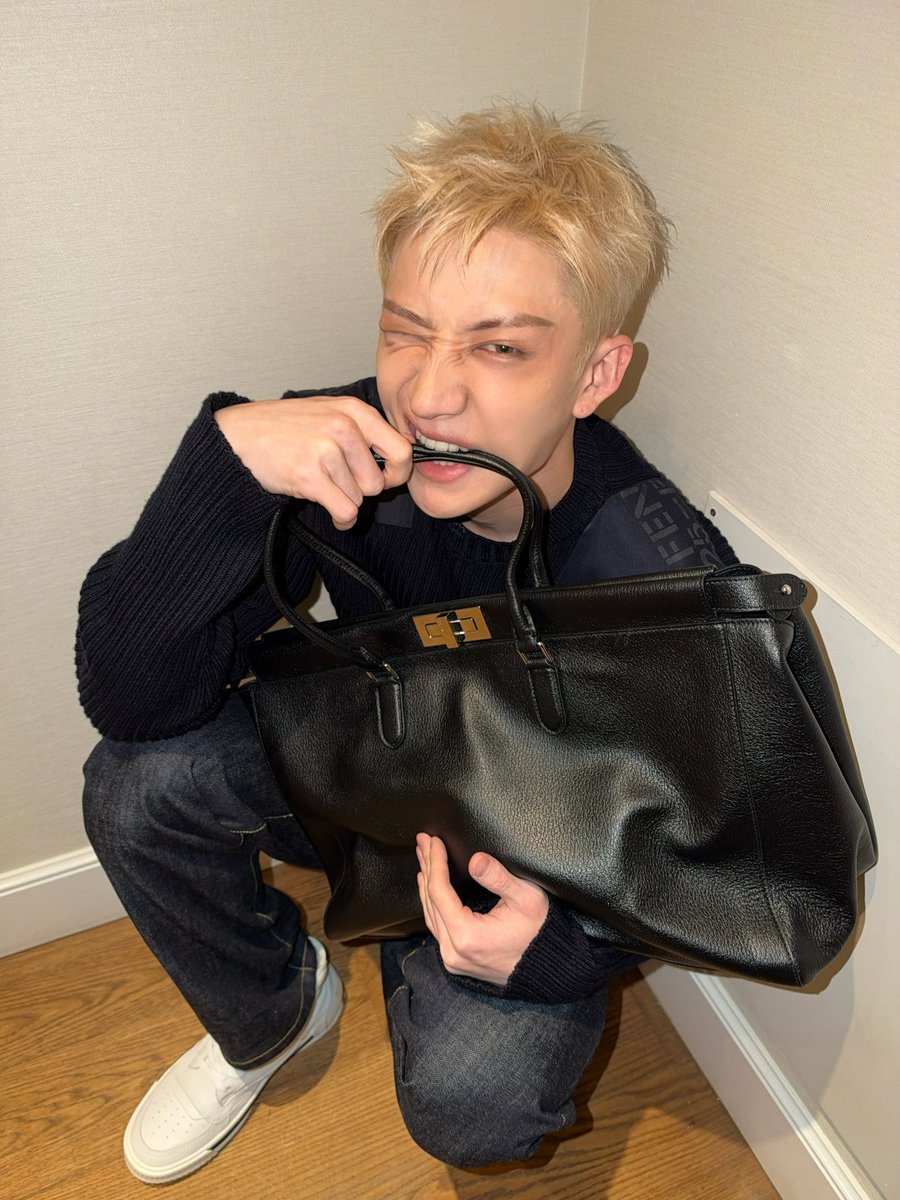 fateofbang's tweet photo. primero buen dia y segundo sos el amor de mi vida, rimó y todo https://t.co/bIjPccV3rj