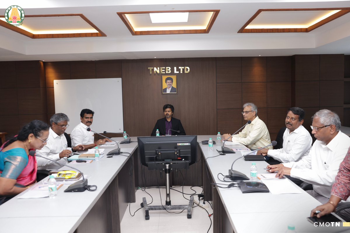 CMOTamilnadu's tweet photo. மாண்புமிகு தமிழ்நாடு முதலமைச்சர் திரு.ச.ஜோசப் விஜய் அவர்கள்  இன்று (23.9.2026) சென்னை, அண்ணா சாலையிலுள்ள தமிழ்நாடு மின்சார வாரியத் தலைமையகத்திற்கு நேரில் சென்று அதன் செயல்பாடுகள் குறித்து ஆய்வு மேற்கொண்டார்.

#CMJosephVijay‌ https://t.co/Q3jwo0jrRG