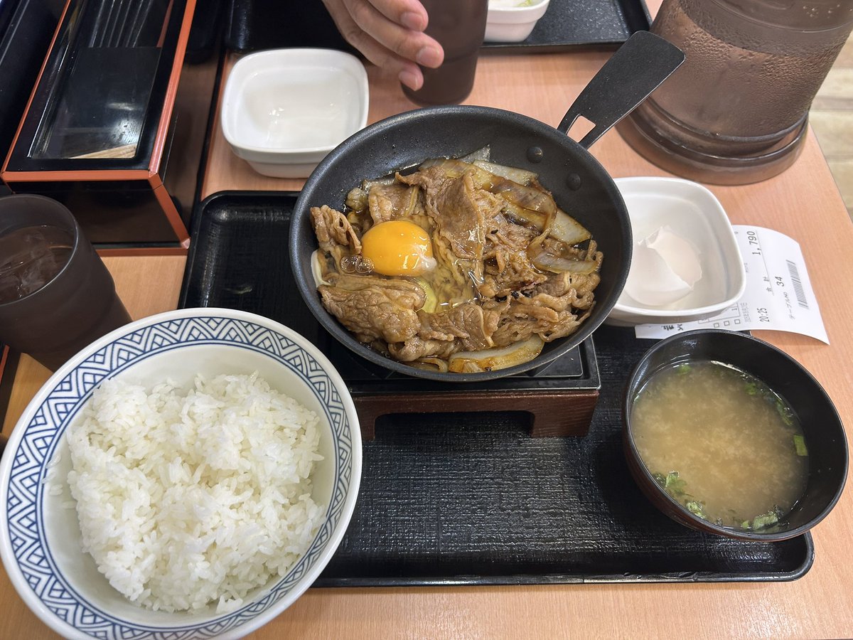 inarii391's tweet photo. 夜飯 https://t.co/2ExGB5zU6m