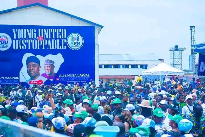 DailyPostNGR's tweet photo. 2027: Adelabu’s aide leads thousands of APC members to join APM in Oyo
https://t.co/3vVyHZQeiI https://t.co/nMddPtYgd3