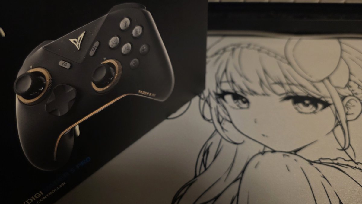 nn_ng07's tweet photo. イベントでマウスパッド貰ってコントローラーを新しく買った https://t.co/9sZO51sHZI