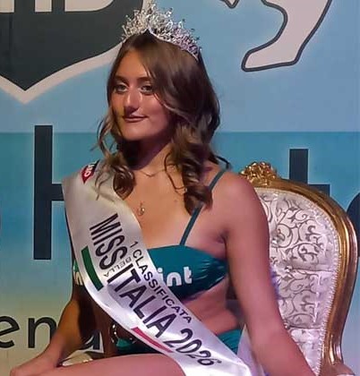 misterbiancocom's tweet photo. La misterbianchese Lorena Bruno eletta "Miss Bella d'Italia"

https://t.co/ffe1fOskdl https://t.co/FP0NlOIt1V