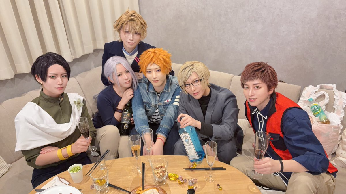 aos10181123's tweet photo. ※コスプレ/Cosplay
A3!

①三角に綺麗な三角を教えてもらった🔺
②晩酌組に迷い込んだ天馬🌻
③いつもお世話してもらってる人達🙇🏻‍♀️
(中の人が)
④恋のライバルコンビ(お家芸)

楽しかった思い出たち✨

#ぶぶのスペシャリテ0913 https://t.co/IMhKNKTF9c