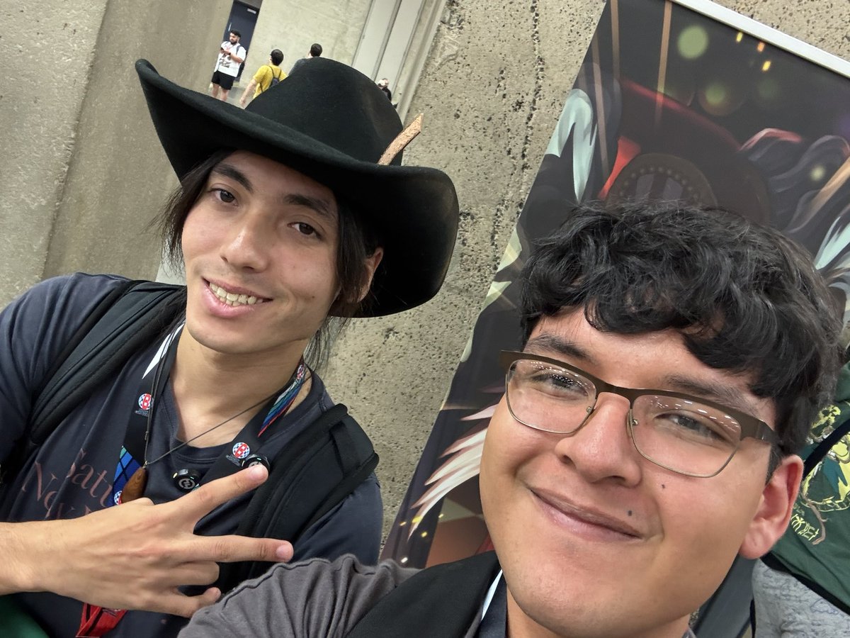saltypartical's tweet photo. @ikailakai WAS SO HYPED TO MEET U https://t.co/LdJzfTFsLj