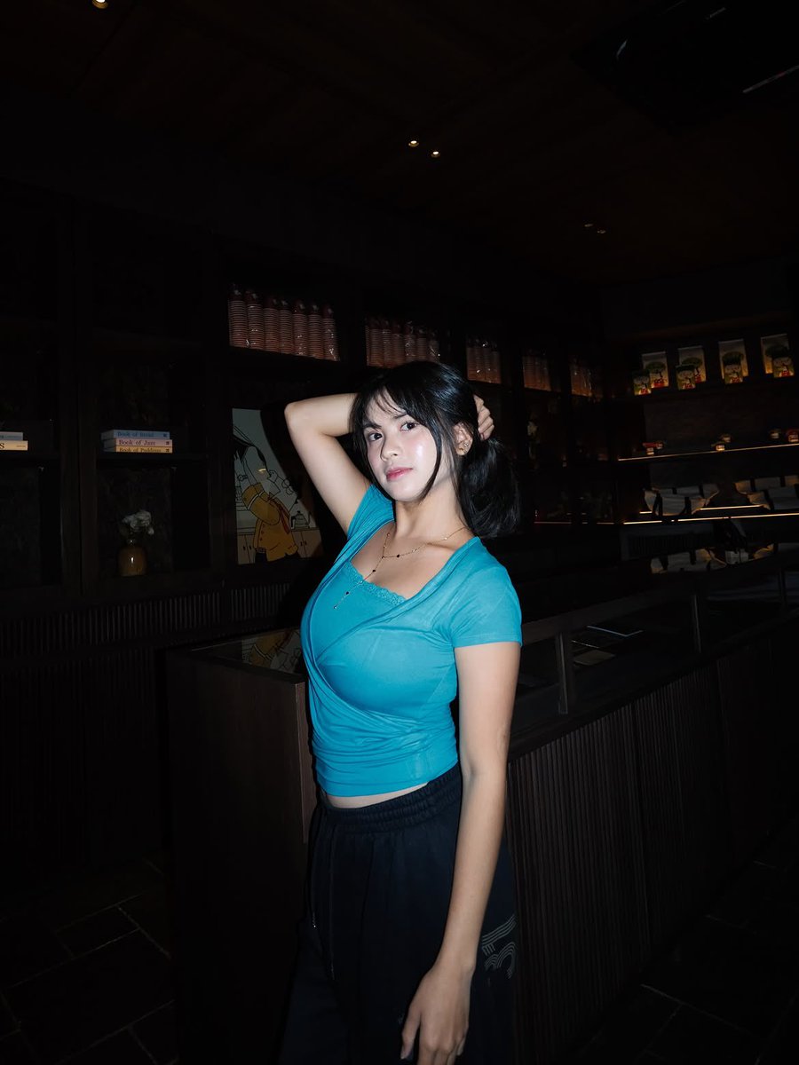 ThemightyZ666's tweet photo. Melati sesilia https://t.co/GxUNHe75XO