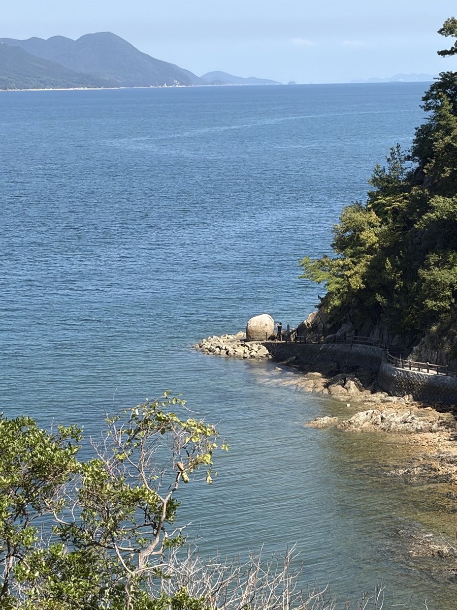 inmatsu's tweet photo. 今日の瀬戸内海
因島から https://t.co/azh53KjkZP