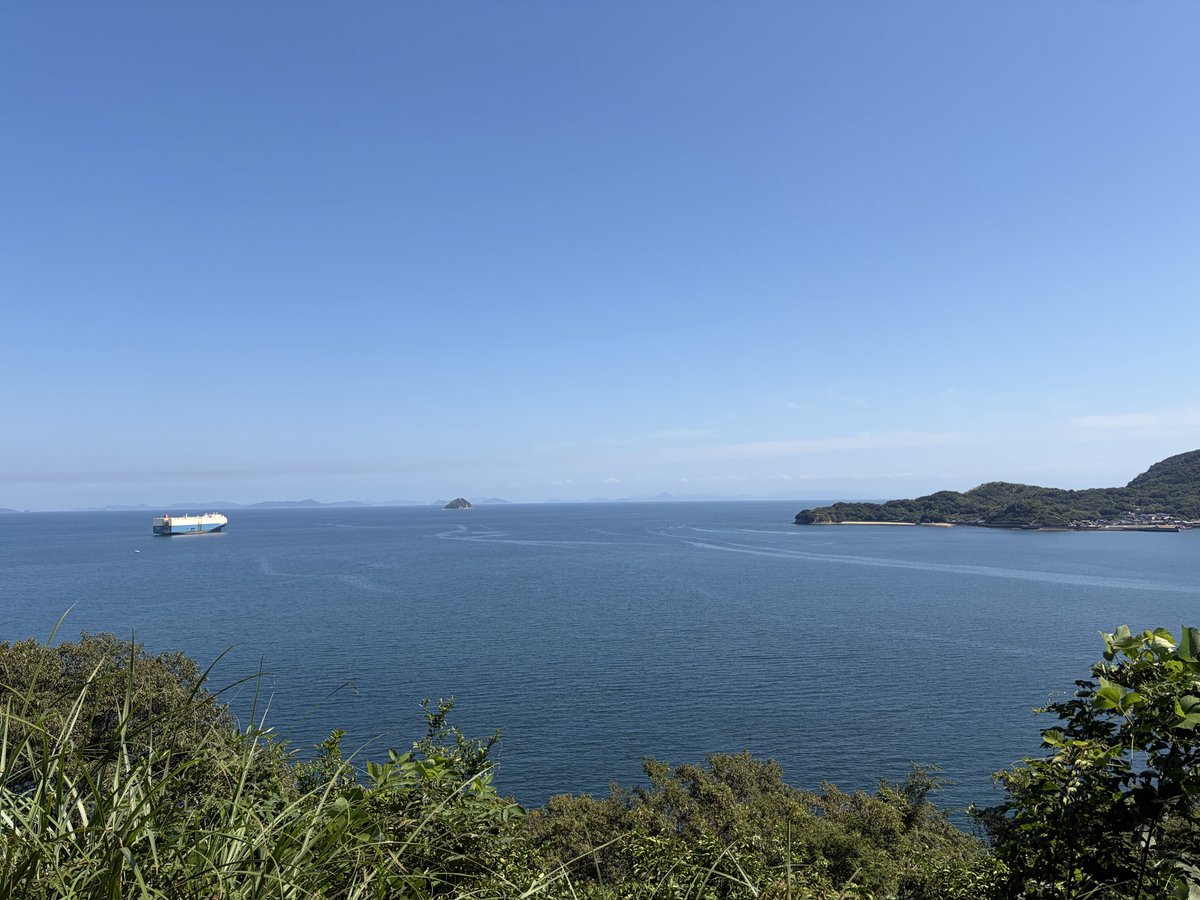 inmatsu's tweet photo. 今日の瀬戸内海
因島から https://t.co/azh53KjkZP