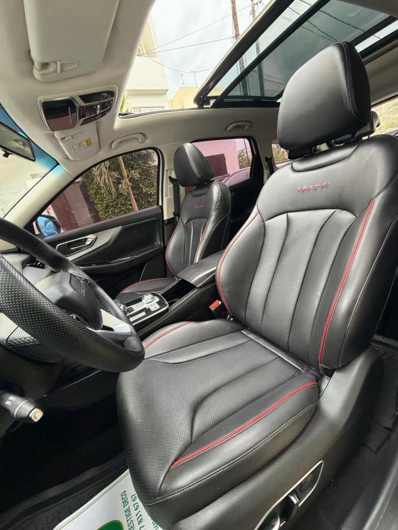 Piiibouu's tweet photo. BEIJING X7 PREMIUM 2020
Venant déja dédouanée 
Km: 34000
3 ecrans integrés
Chargeur magnétique 
2 clés
Automatique Essence
Full options
Moteur  1.5 4 cylindres
Intérieur cuir
Grand ecran avec 🎥 de recul et capteurs de stationnement 

Prix TTC: 12.200.000 Fr https://t.co/O78P91Coqs