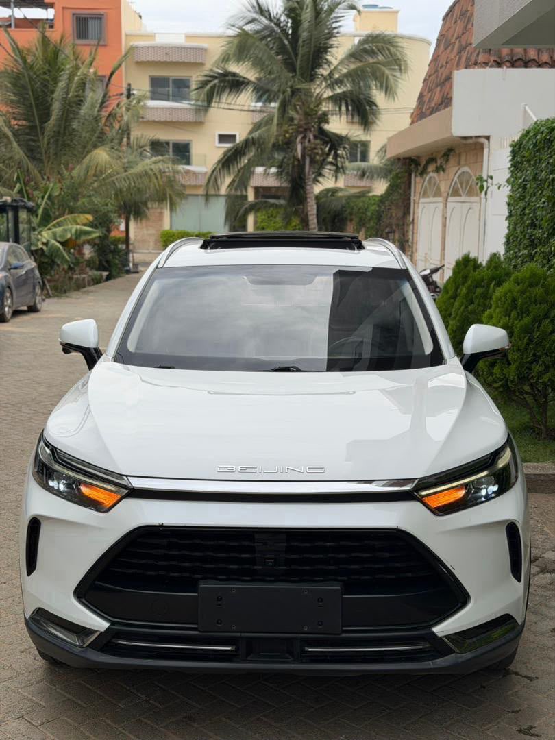 Piiibouu's tweet photo. BEIJING X7 PREMIUM 2020
Venant déja dédouanée 
Km: 34000
3 ecrans integrés
Chargeur magnétique 
2 clés
Automatique Essence
Full options
Moteur  1.5 4 cylindres
Intérieur cuir
Grand ecran avec 🎥 de recul et capteurs de stationnement 

Prix TTC: 12.200.000 Fr https://t.co/O78P91Coqs