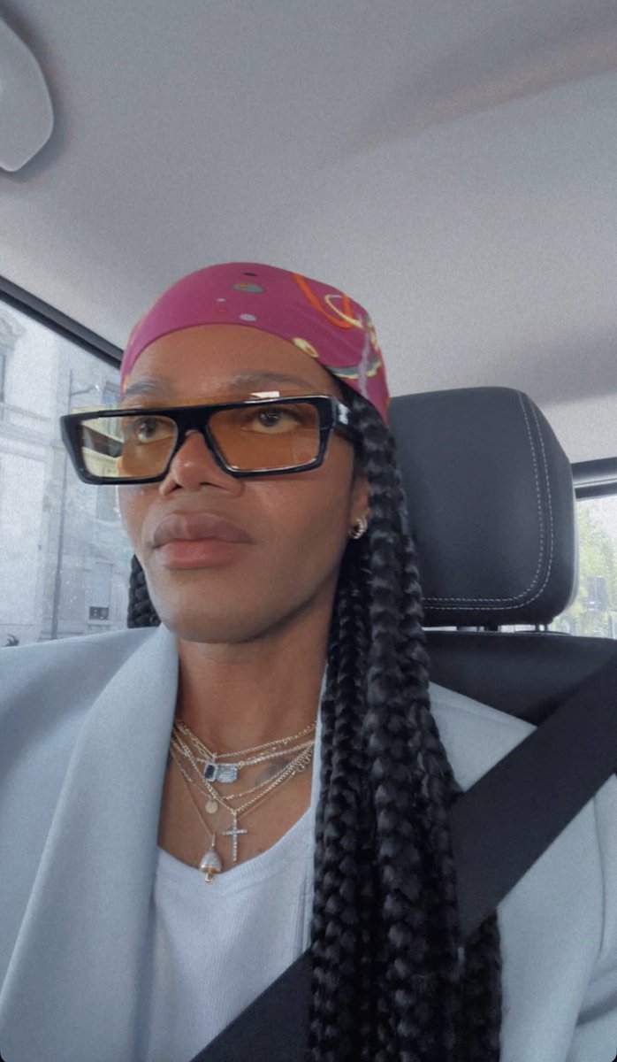 saiIorveIvet's tweet photo. we on the move again🤭

OLANDRIA OFF-WHITE 10x10  #OlandriaxOffWhite #10x10 https://t.co/a6aWEF0Vyz