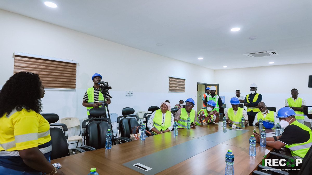 ZoomlionLtd's tweet photo. He also urged Metropolitan, Municipal and District Assemblies (MMDAs) to strengthen the enforcement of sanitation by-laws and called for collective action among stakeholders to achieve a cleaner and healthier Ghana. #ZoomlionGhana #DambaiIRECOP https://t.co/M5Y7wAyiMY
