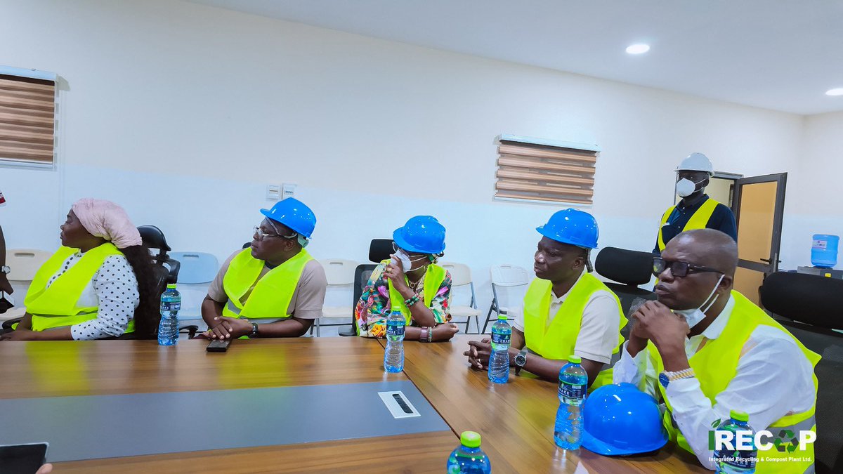 ZoomlionLtd's tweet photo. He also urged Metropolitan, Municipal and District Assemblies (MMDAs) to strengthen the enforcement of sanitation by-laws and called for collective action among stakeholders to achieve a cleaner and healthier Ghana. #ZoomlionGhana #DambaiIRECOP https://t.co/M5Y7wAyiMY