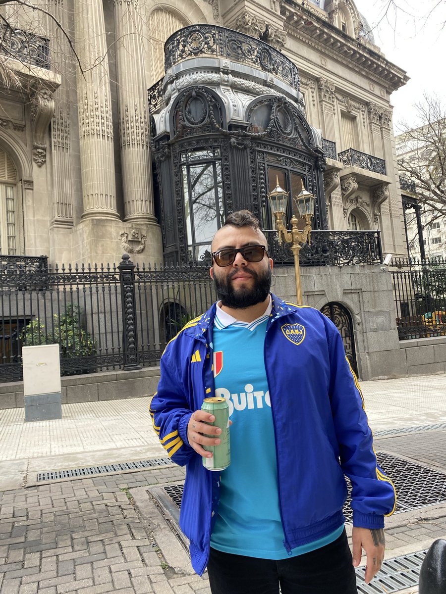 Alexrolapiz1's tweet photo. Muchachos, un ilustre agüevardista me escribió que me salvé de aparecer en las bolsas blancas del Tigre. Y yo me pregunto: ¿tanto les arden mis caricaturas?, ¿esos son los que gritan “¡viva Cristo rey!”? Yo no tengo la culpa de que su líder ya haya superado a Duque en estupidez. https://t.co/tvrdSHkAoQ