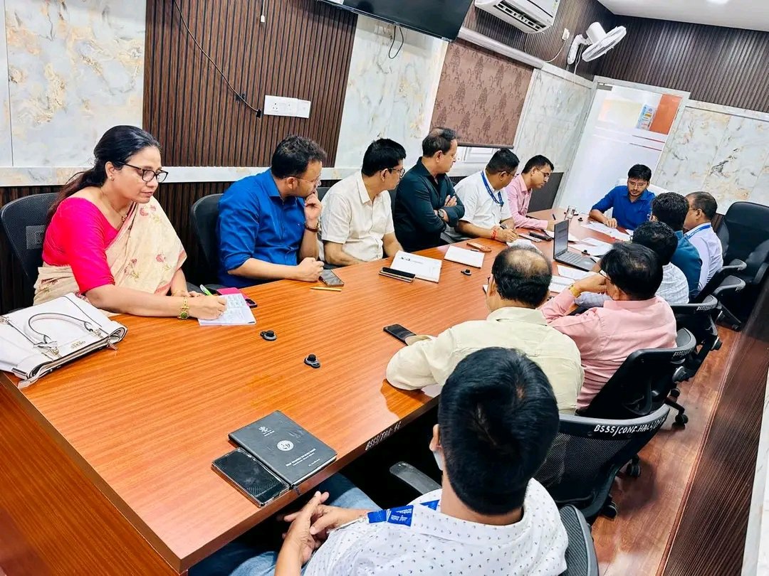 AyushmanBihar's tweet photo. श्री अरविंद कुमार वर्मा, IAS, CEO, BSSS की अध्यक्षता में Claim Adjudication एवं State Anti-Fraud Unit के कार्यों की समीक्षा की गई।

#AyushmanBihar #ABPMJAY #MMJAY 
@AyushmanNHA https://t.co/CtsJDtm7tt