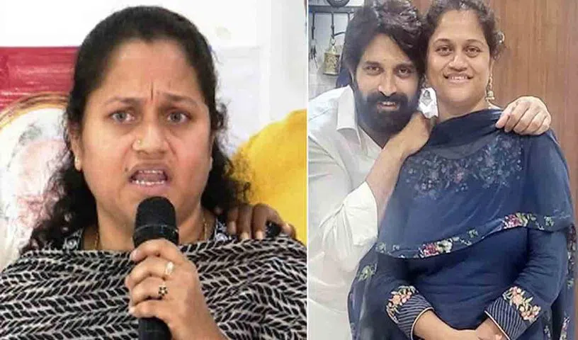 greatandhranews's tweet photo. ఫిల్మ్‌ ఫెడరేషన్‌ సంచలన నిర్ణయం. 

తెలుగు సినీ డ్యాన్సర్స్‌ అసోసియేషన్‌ అధ్యక్షురాలు సుమలత కార్యవర్గం రద్దు. 

సుమలత, రఘు మాస్టర్‌తో ఫిల్మ్‌ ఫెడరేషన్‌ ఆధ్వర్యంలో సమావేశం. 

సమావేశానికి హాజరైన 225 మంది డ్యాన్సర్లు. 

సుమలతకు మద్దతు ఇచ్చిన 11 మంది డ్యాన్సర్లు

 రఘు మాస్టర్‌కు మద్దతు ఇచ్చిన 214 మంది డ్యాన్సర్లు. అక్టోబర్‌ 11న డ్యాన్సర్స్‌ అసోసియేషన్‌కు ఎన్నికలు.