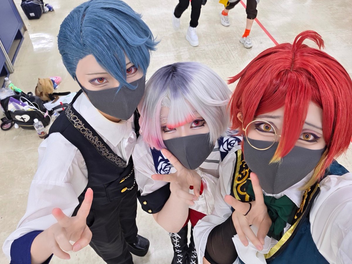 torasuyu_toyou's tweet photo. 2階組(🦾欠席)で併せしてました‼️
初出し初メイク等身大🦋で参加出来て楽しかったです✨
本当に同行者のお顔ビジュ良くて眼福😭😭😭

✝️@ww_huto
🥀@leo__09_03
🦋@torasuyu_toyou 
 #アコスタ池袋 https://t.co/8pGHjz6B4X