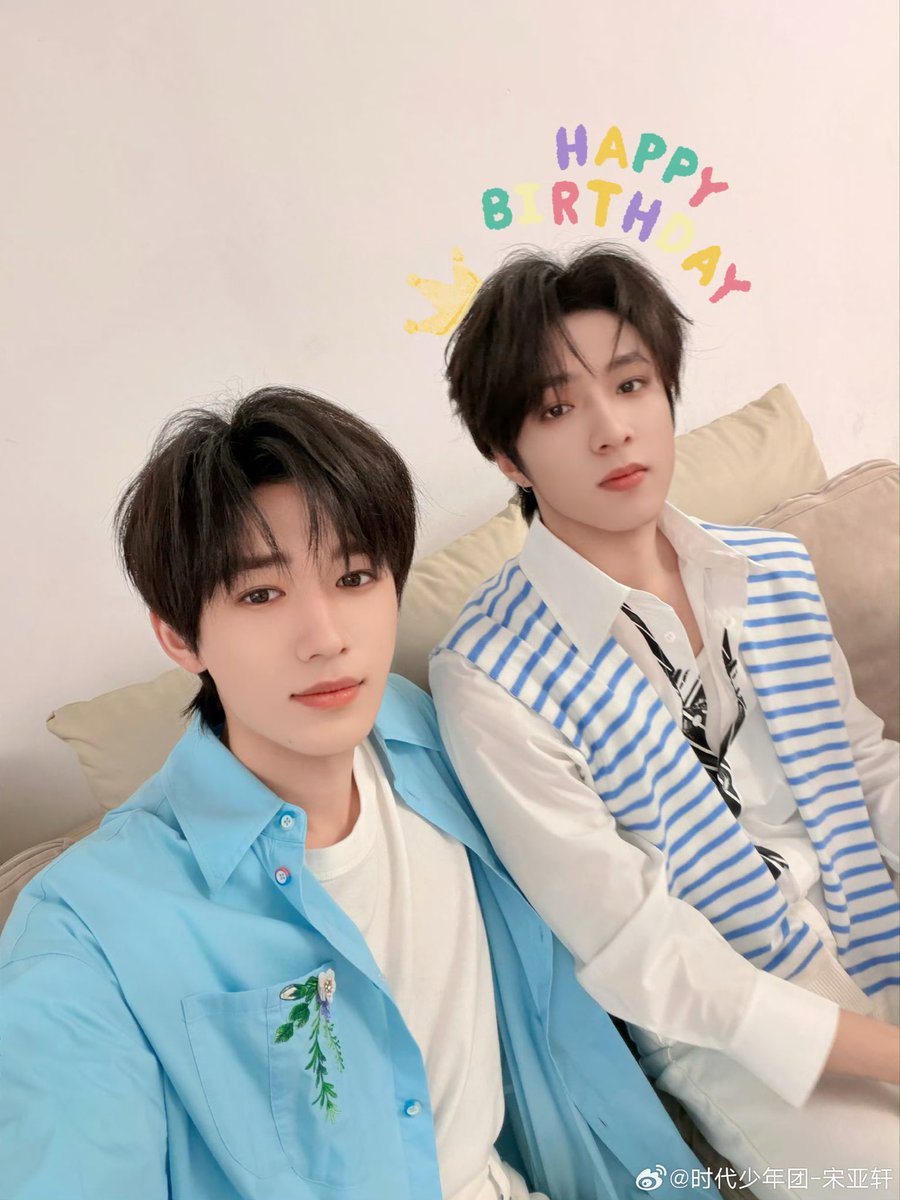 meiudaan_moved's tweet photo. 260923 微博更新

祝帅气的@时代少年团-刘耀文 文哥生日快乐！！！希望新一岁的你，更耀眼也更开心，琐碎的烦恼都走开，好运和快乐多多来～为你加油，为你欢呼，欢迎来到灿烂热烈的二十一岁😎

#时代少年团 #宋亚轩 https://t.co/QXwFBmabFN
