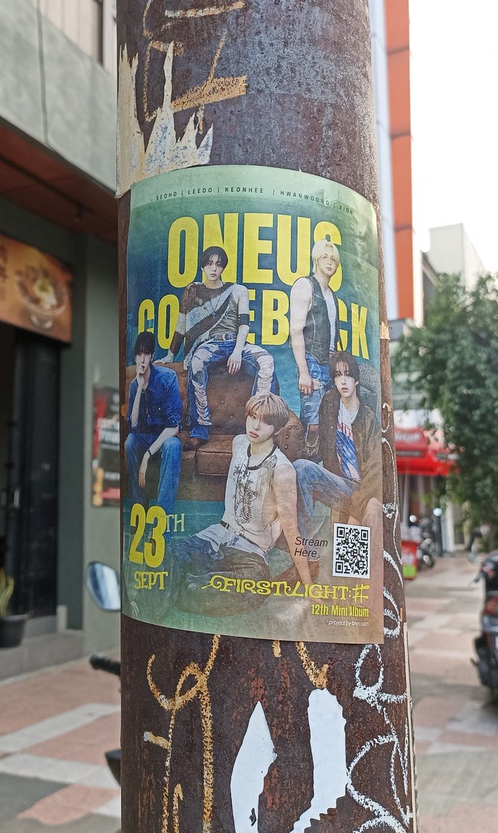 mnyaengho's tweet photo. Spotting oneus in Blok M, Jakarta!  #SayYestoONEUS @oneusidn
🤭 https://t.co/nJqpvkPDjE