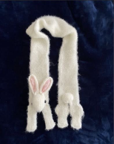 untitledallure's tweet photo. Bunny scarf 🐰 https://t.co/eTb4HRGV5e