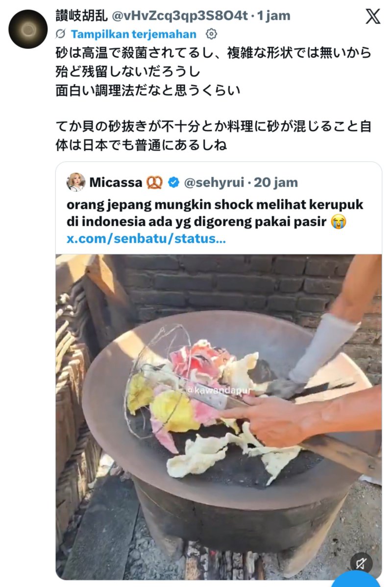 sehyrui's tweet photo. udah sampe ke orang jepang guys kerupuk pasir nya 😭 dan MEREKA TERTARIK 😭👍🏻 https://t.co/QRk01JrCUb