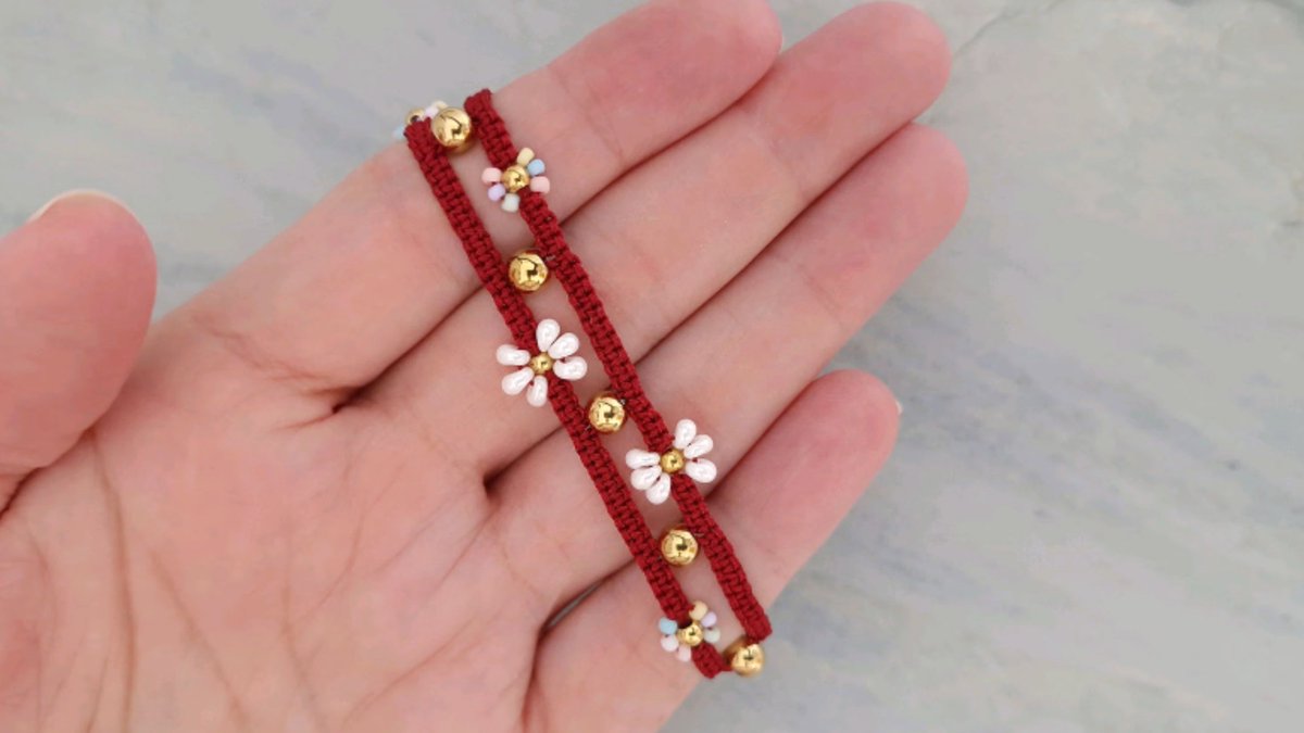 GuyAngelinpdf's tweet photo. Haz tu propia pulsera de macramé con hilos reciclados! Super fácil y queda genial. Te animas https://t.co/wyh3WMb3NH