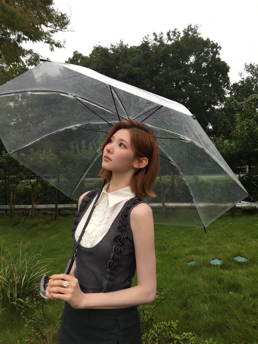 H2H_INA's tweet photo. 260923 #JIWOO weverse post

“Lagi hujan ya~ ☂️”

#Hearts2Hearts #하츠투하츠 #H2H
@Hearts2Hearts https://t.co/Dm77SDhSaY