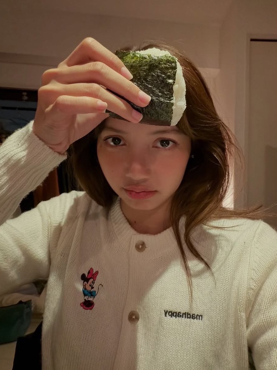 lalisahourIy's tweet photo. i just love lisa’s food dumps https://t.co/hZ0gJkUJZS